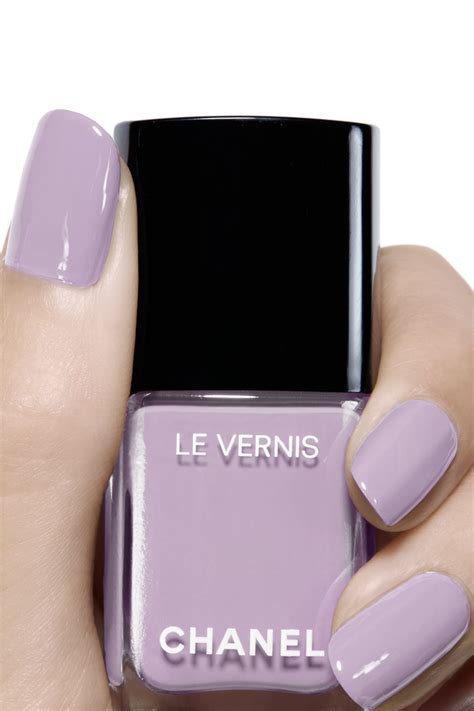 chanel 135 immortelle|LE VERNIS Longwear nail colour 135 .